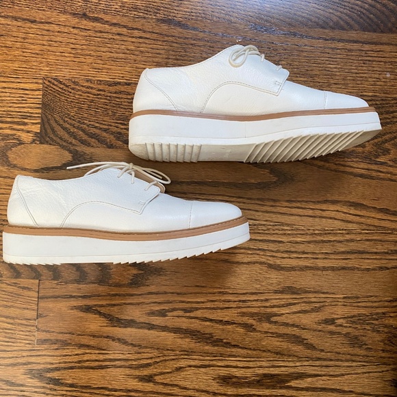 Nine West Cream Platform Shoes - Picture 6 of 9